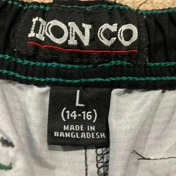 New Iron Co Boy’s Cargo Shorts Gray Striped lSz. L-14/16 - Picture 4 of 4